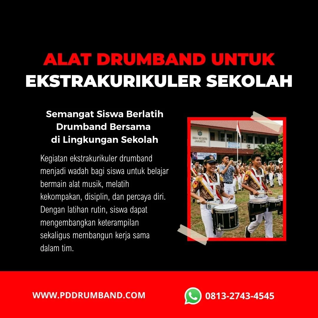 Siswa menggunakan alat drumband untuk kegiatan ekstrakurikuler sekolah